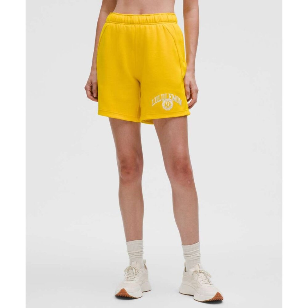 Lululemon Scuba Mid-Rise Oversized Shorts 7" Maize Yellow/Light Ivory Sz S